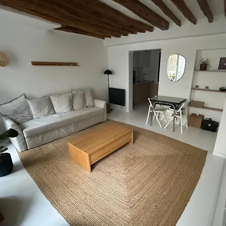 Private Garden In Montmartre Apartment Paris