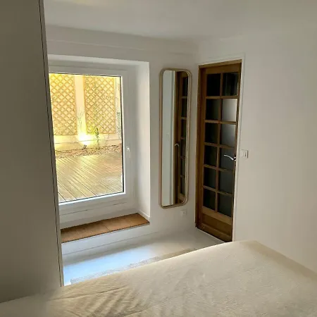 Private Garden In Montmartre *